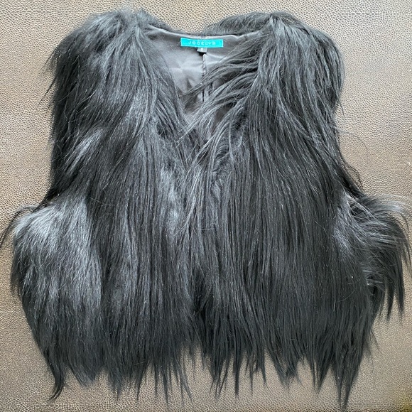 100% fur vest - Picture 1 of 5